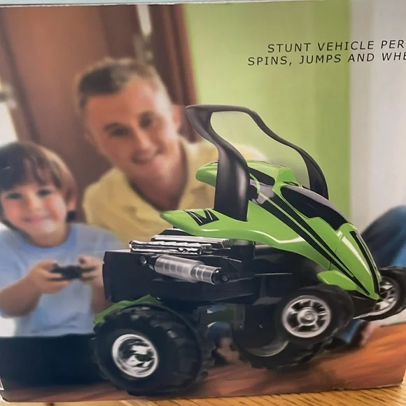Street Savage Radio/Remote control flipping stunt vehicle 360 S Turns